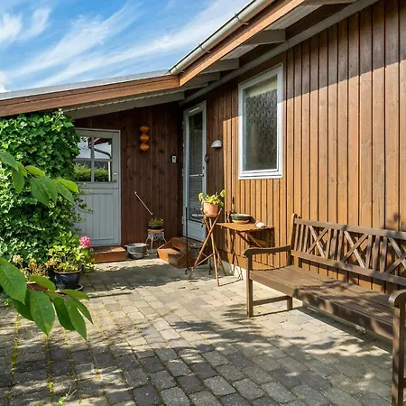 Ferienhaus Amazing In Fåborg