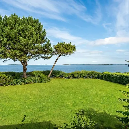Nyaraló Lovely In With House Sea View