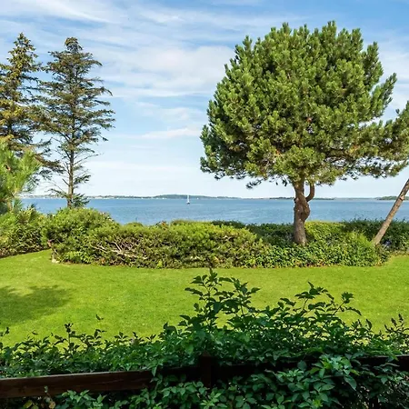 Nyaraló Lovely In With House Sea View
